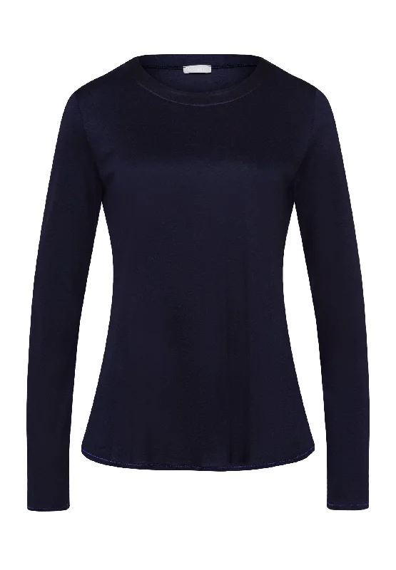 The Latest Trends Chic Women's Garments The Latest Trends Grand Central Silk Trim Relaxed Top | Deep Navy 77381-1610