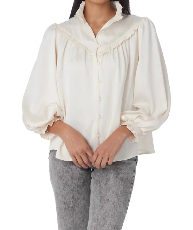 Feminine Style Promotions Wells Top In Ivory