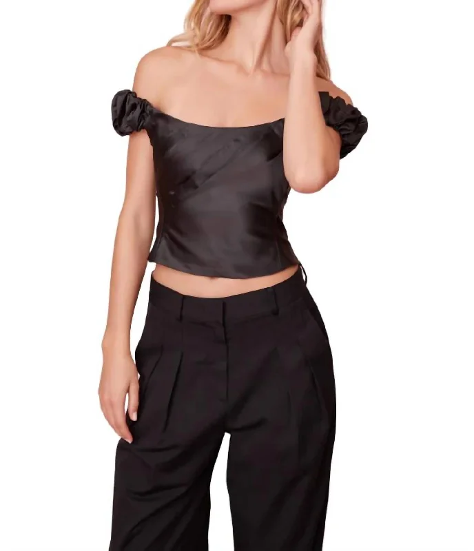 Step Ahead, Lead The Trend Ileana Top In Black