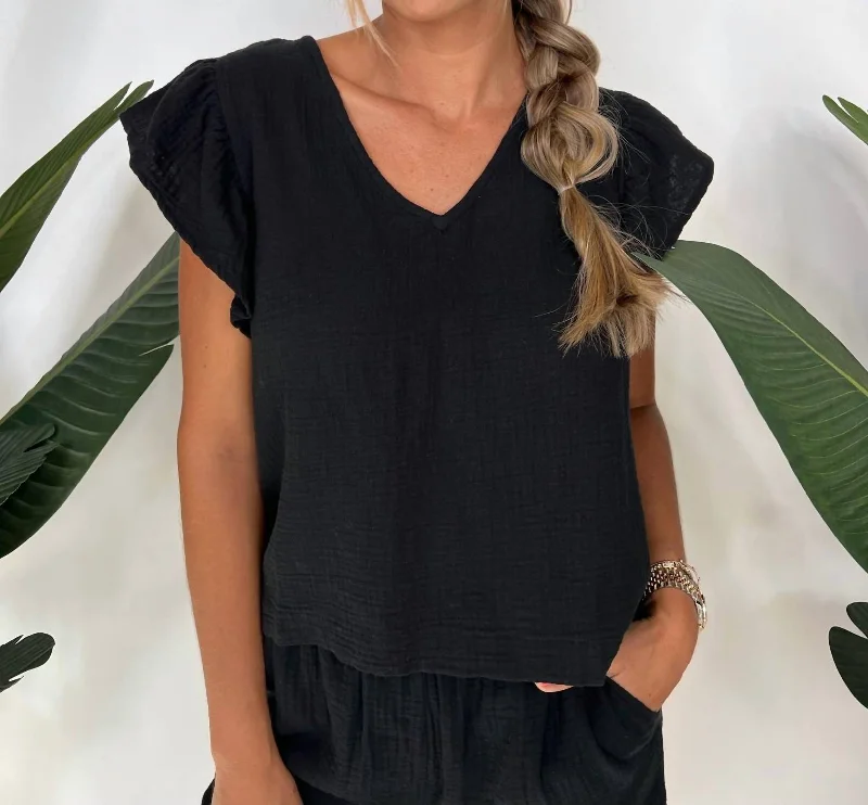 Chic Style, Always In Vogue Lela Top In Black