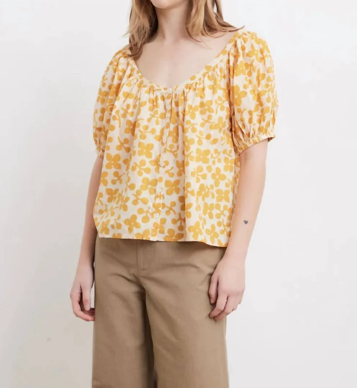 Vibrant Style Promotions La Lidia Top In Resist Floral Cream